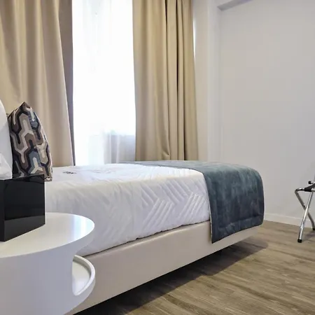 帕特里亚酒店 酒店 *